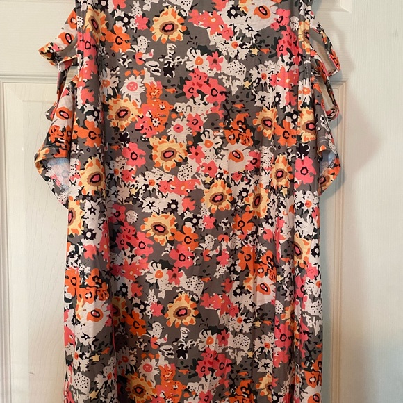 Floral green and orange t-shirt XL from Capatee - Picture 2 of 5